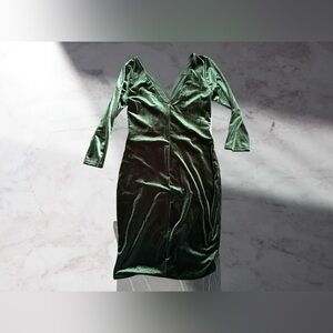 Fashion Nova Green Velvet Dress with Elegant Design Size Large.